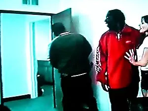 Une ado bien roulée  ...