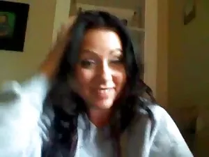 Jolie femme montre s ...